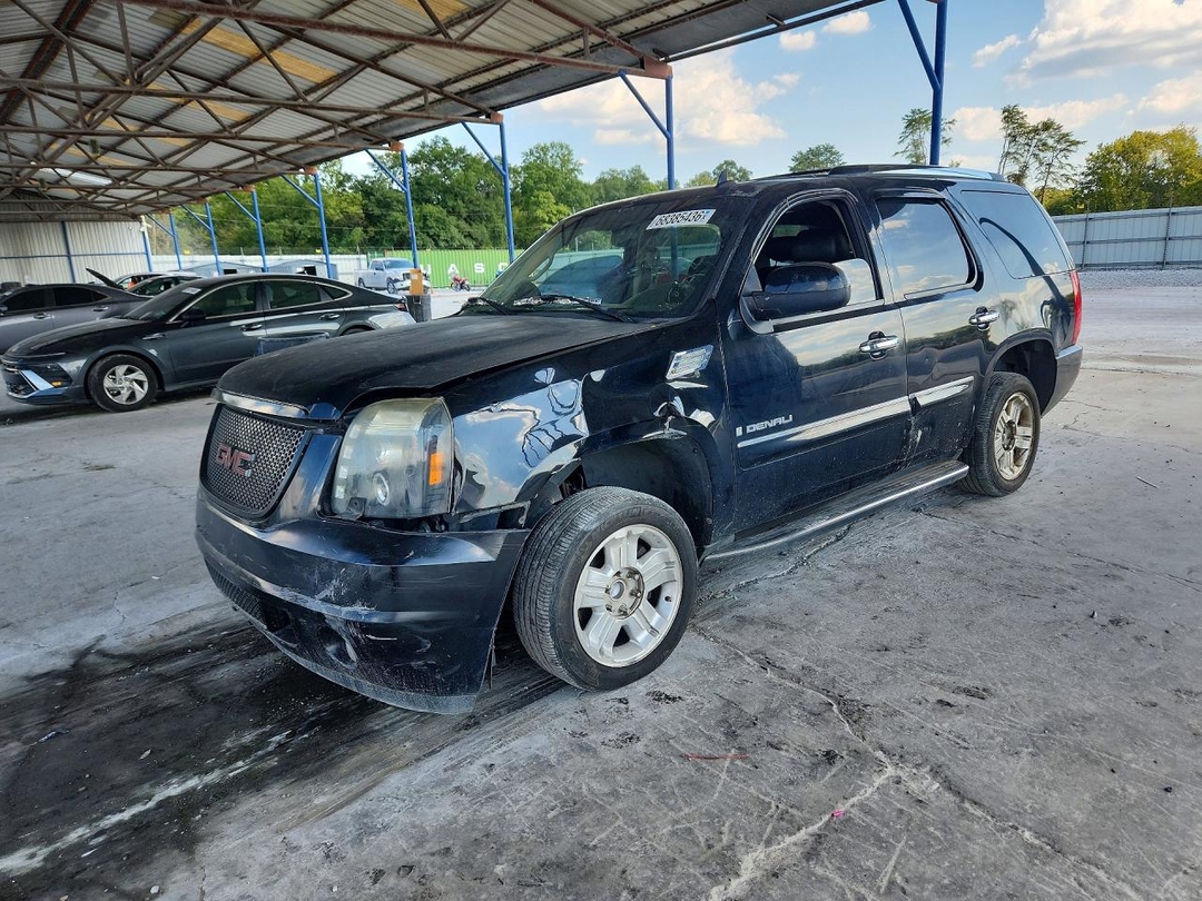منظر 2008 GMC YUKON DENALI، زاوية 1