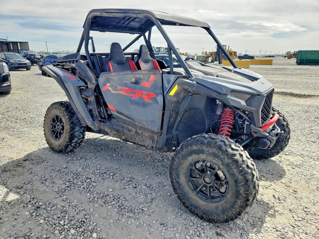 Вид 2026 POLARIS RZR XP UTILITY VEHICLE, угол 1