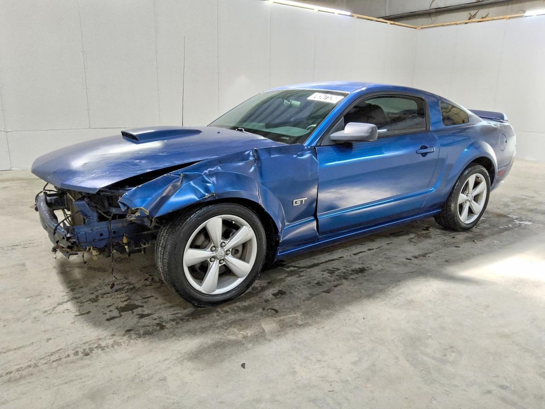 Vue de 2007 FORD MUSTANG GT, angle 1