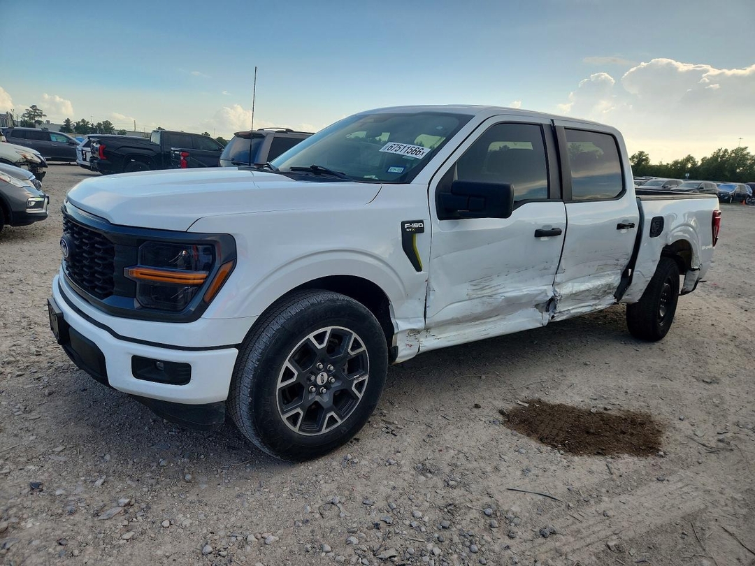 Вид 2024 FORD F150 STX, угол 1