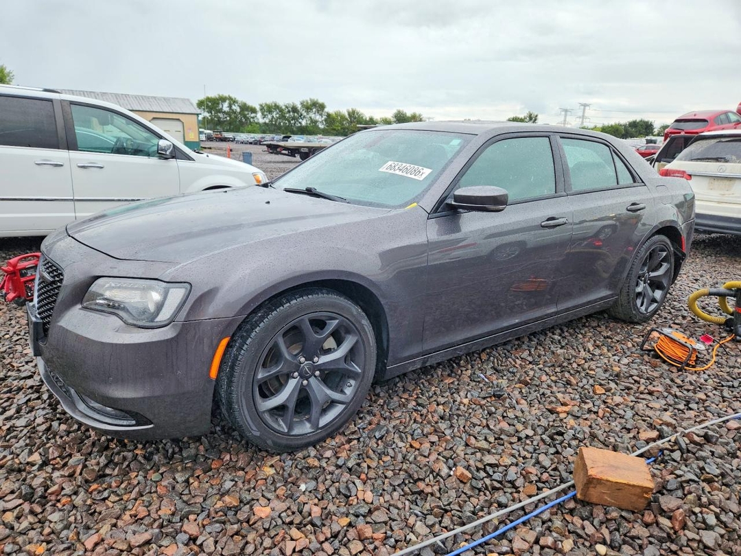 Vista de 2023 CHRYSLER 300 S, ángulo 1