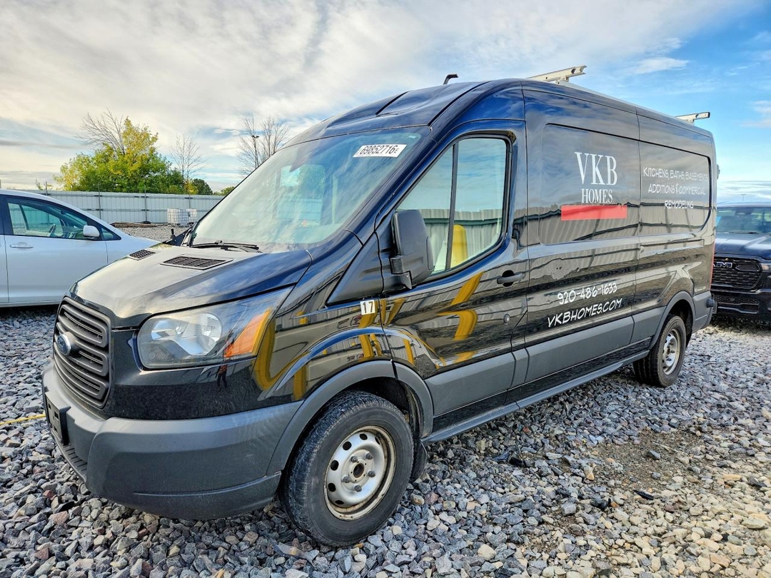 Vue de 2017 FORD TRANSIT T-250, angle 1