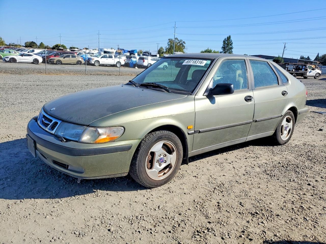 Vue de 1999 SAAB 9-3 S, angle 1