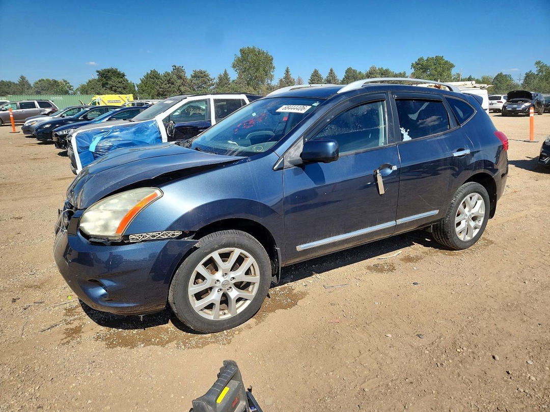 Вид 2013 NISSAN ROGUE S, угол 1