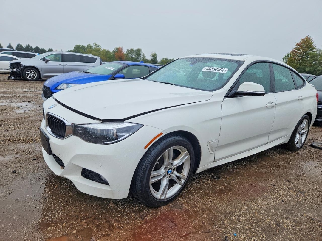 Вид 2018 BMW 330 XIGT, угол 1