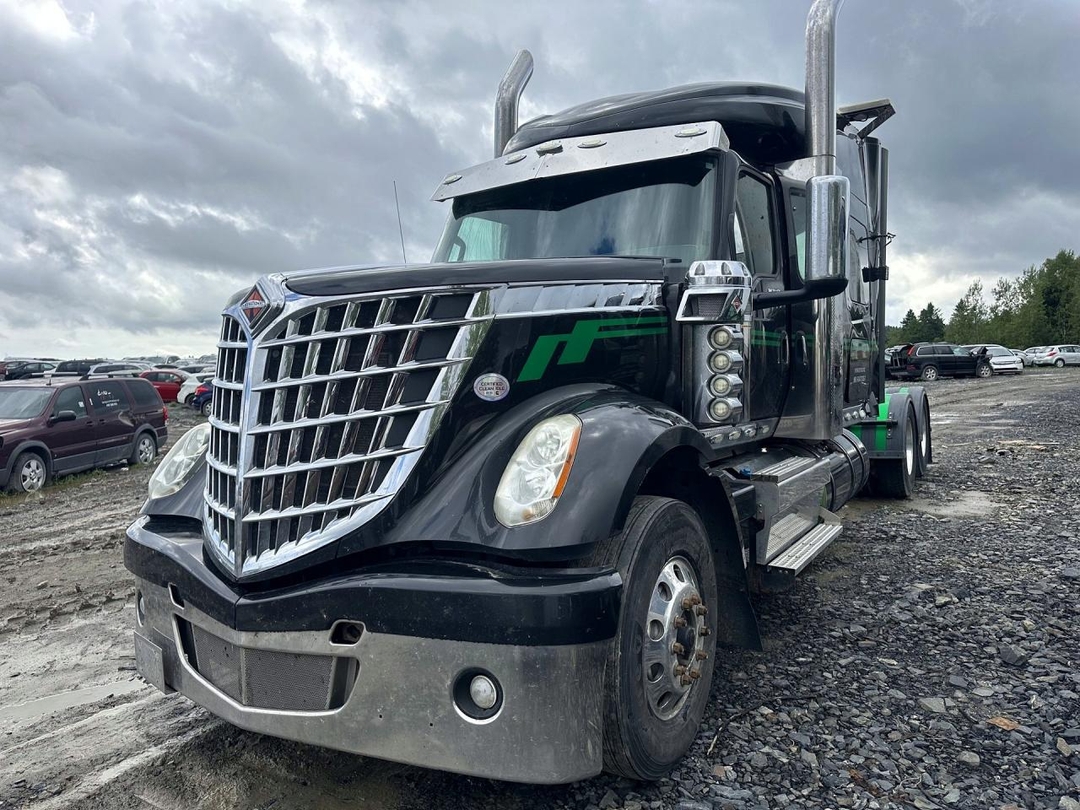 منظر 2019 INTERNATIONAL LS532 LONESTAR SEMI TRUCK، زاوية 1