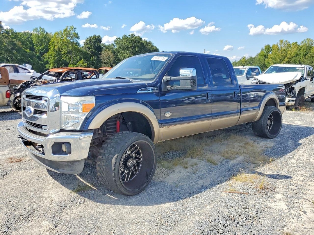 Vista de 2013 FORD F350, ángulo 1