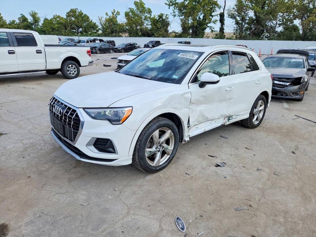 Vue de 2019 AUDI Q3 PREMIUM, angle 1