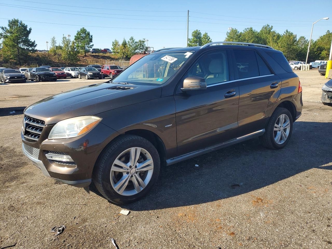 منظر 2012 MERCEDES-BENZ ML 350 BLUETEC، زاوية 1