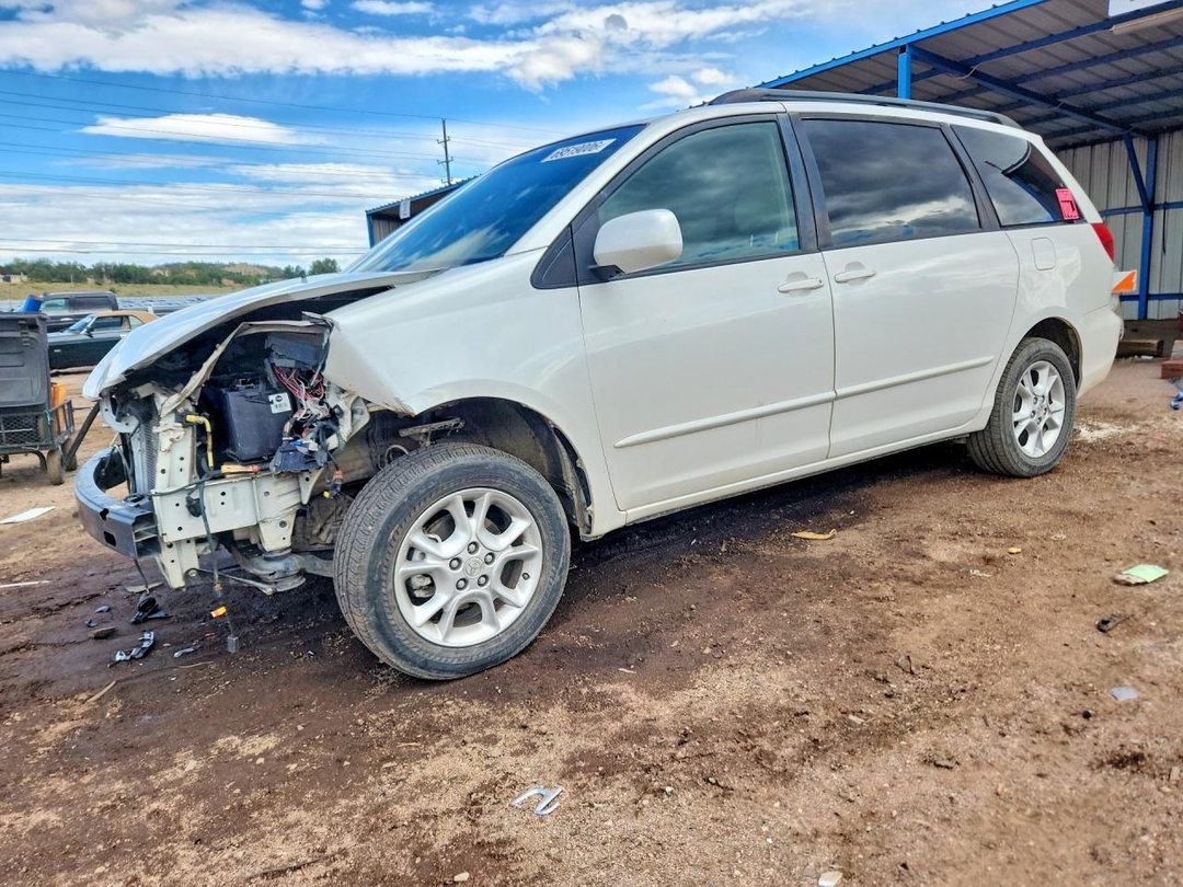 Вид 2004 TOYOTA SIENNA XLE 7 PASSENGER, угол 1