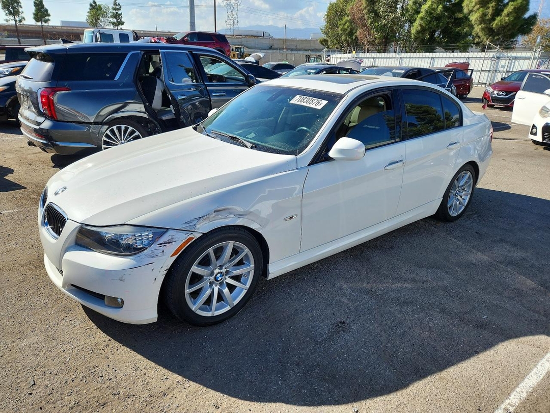 Vista de 2010 BMW 328 I SULEV, ángulo 1