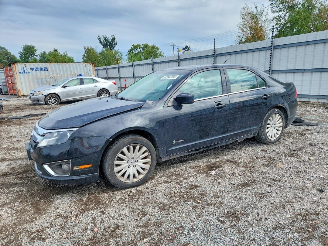 Vue de 2010 FORD FUSION HYBRID, angle 1