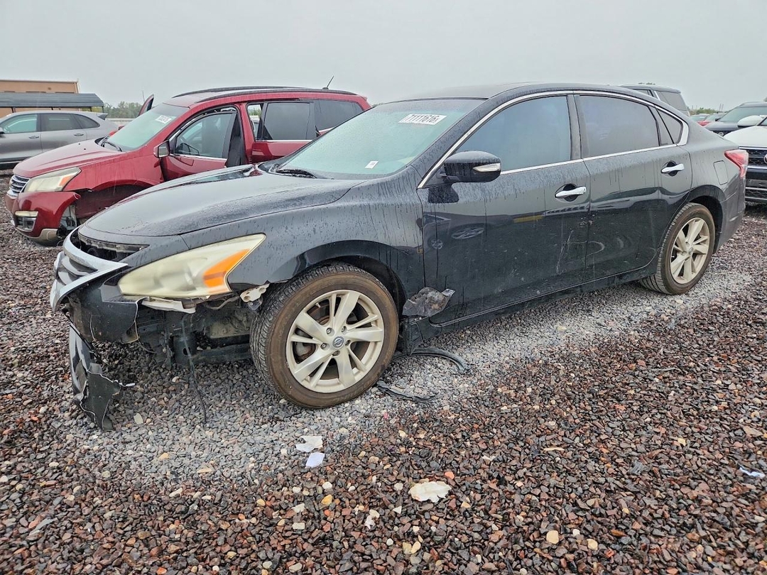 Vue de 2013 NISSAN ALTIMA 2.5, angle 1