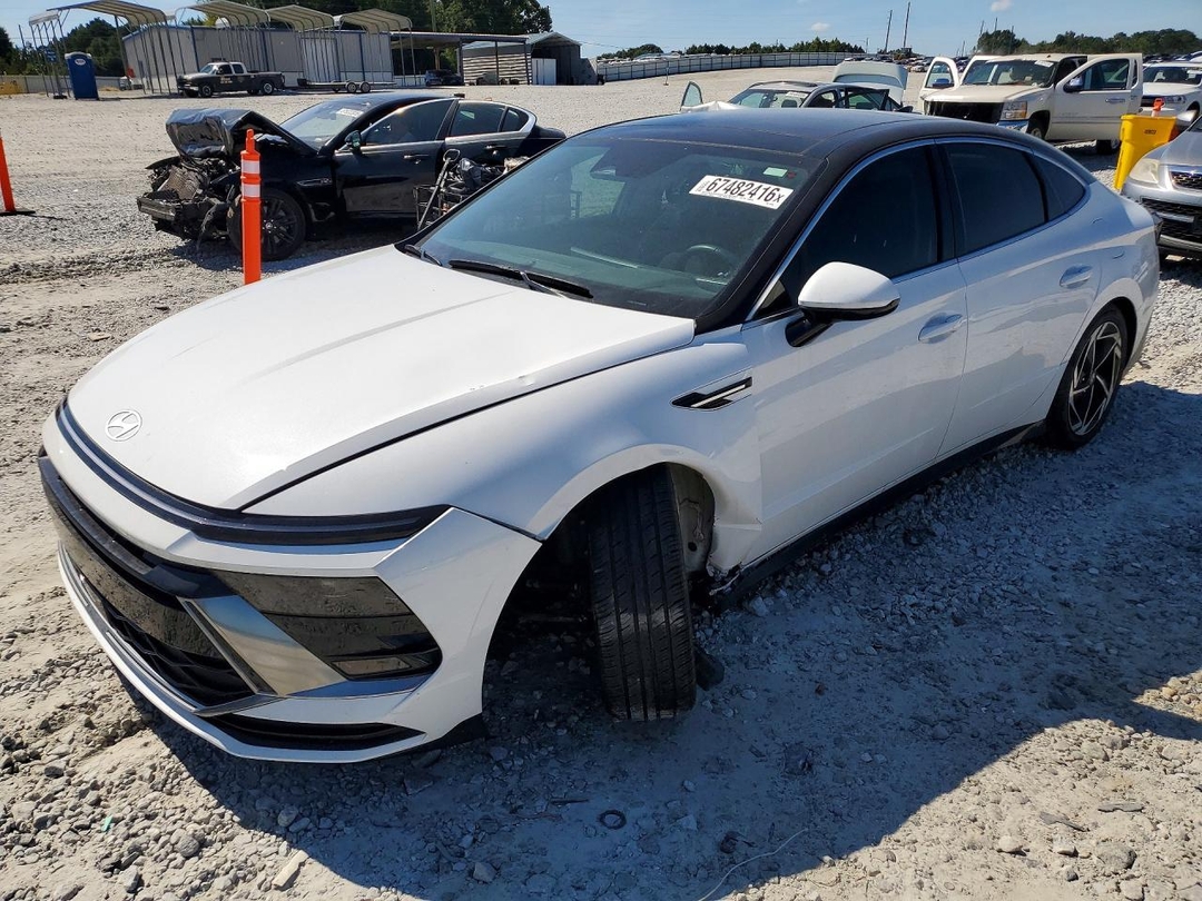 Vue de 2025 HYUNDAI SONATA SEL, angle 1