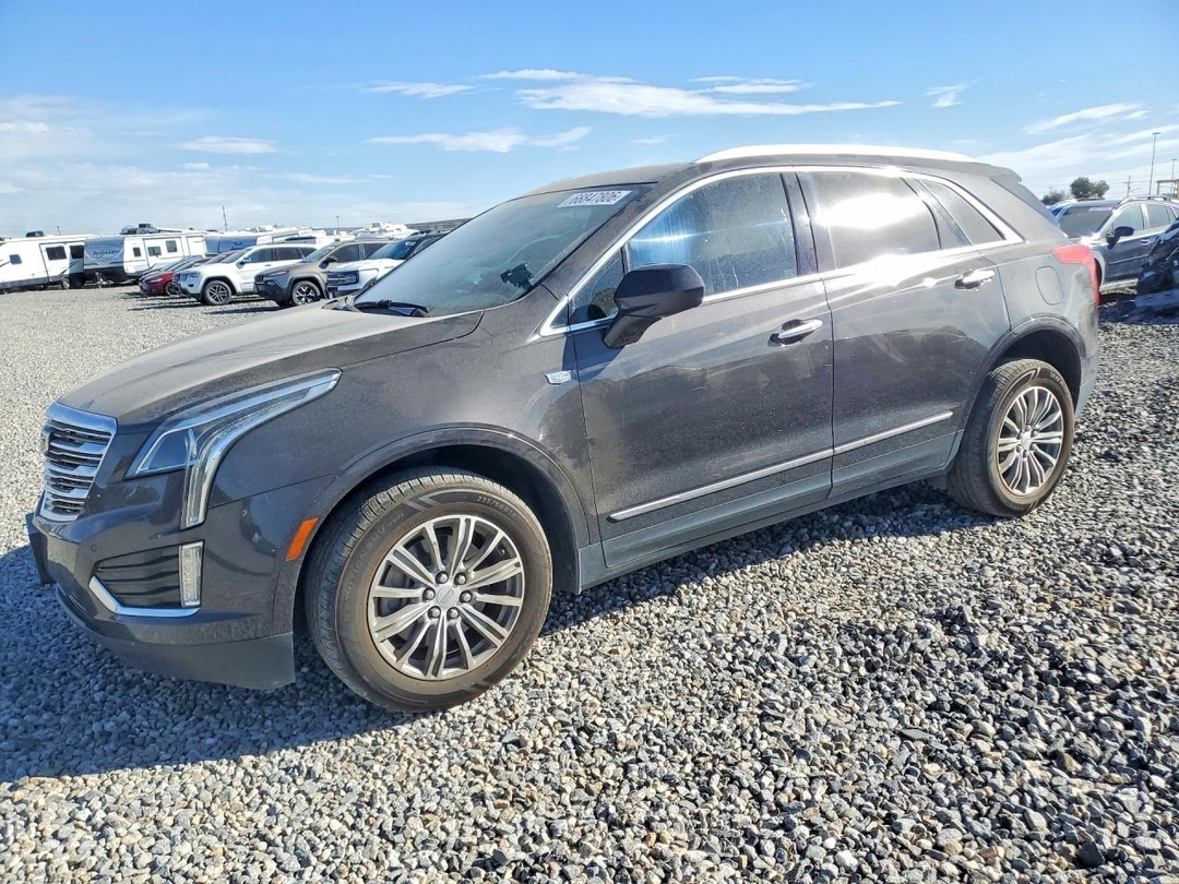 Vista de 2018 CADILLAC XT5 LUXURY, ángulo 1