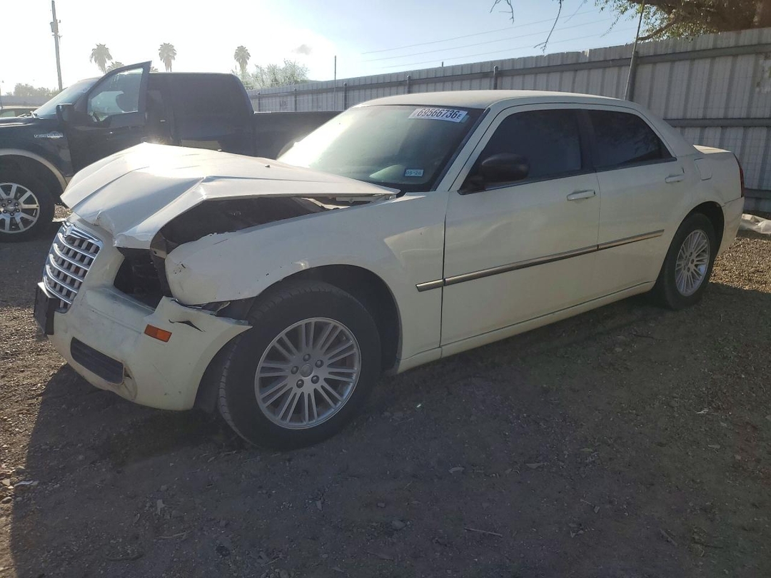 Вид 2009 CHRYSLER 300 LX, угол 1