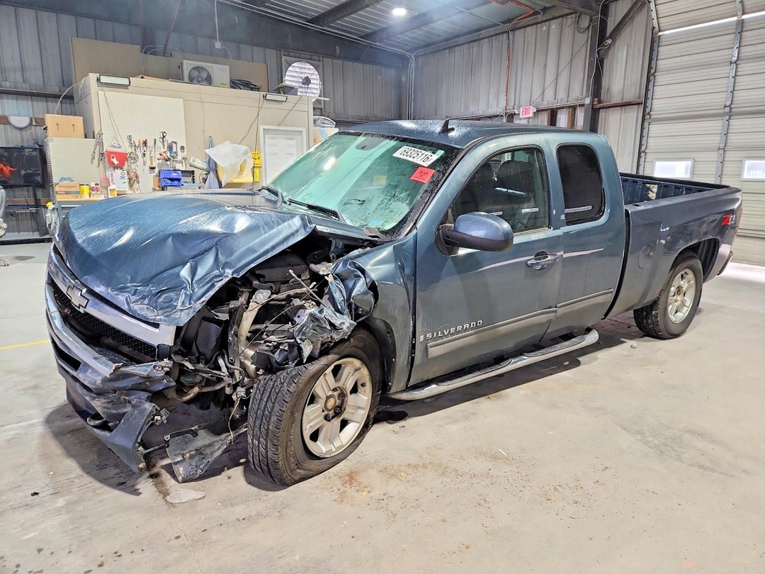 منظر 2009 CHEVROLET SILVERADO K1500 LTZ، زاوية 1
