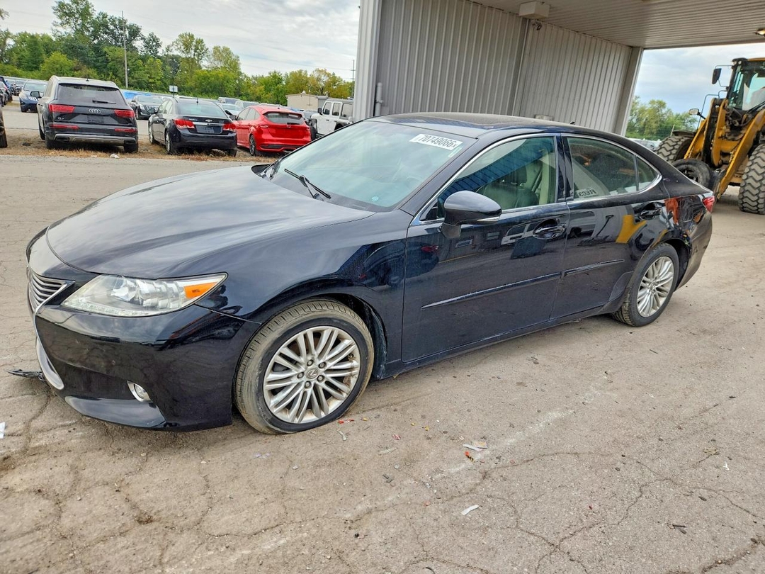 Vue de 2014 LEXUS ES 350, angle 1