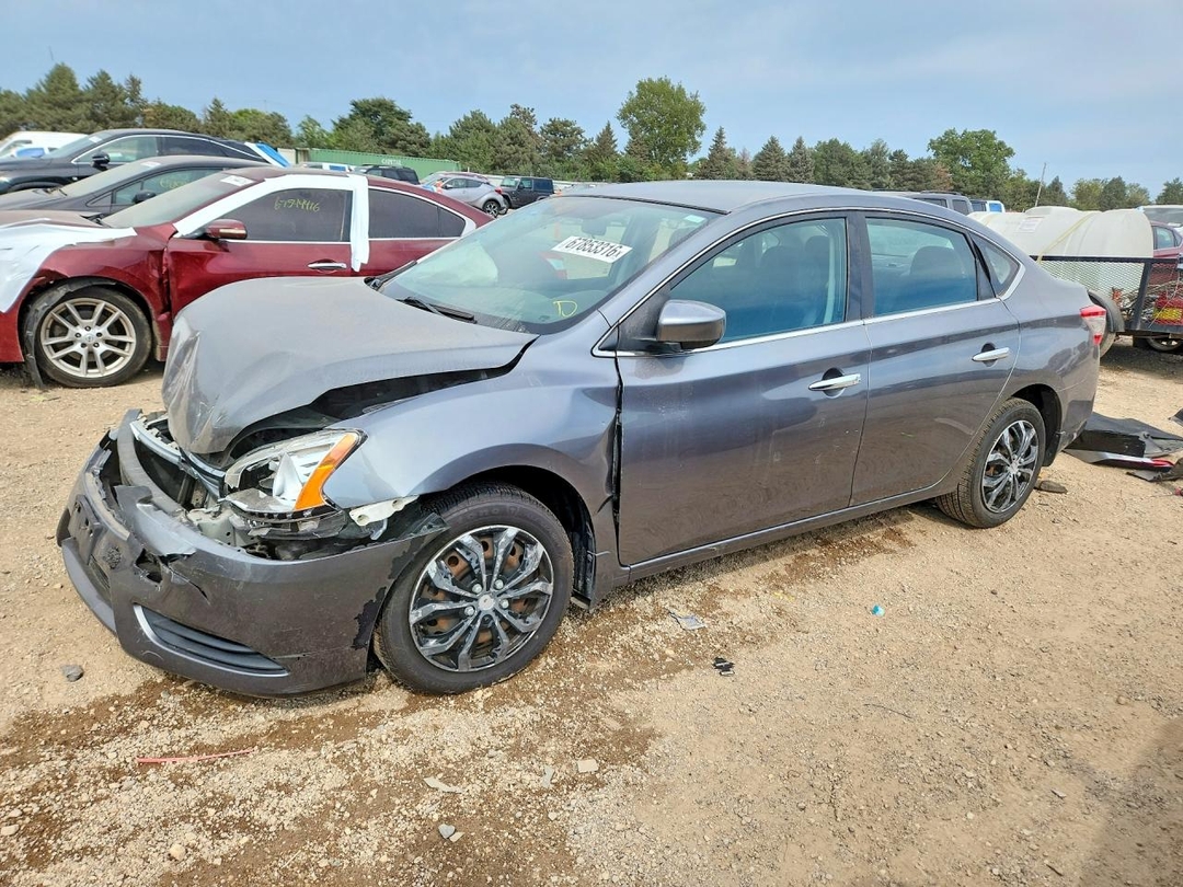 Vue de 2015 NISSAN SENTRA S, angle 1