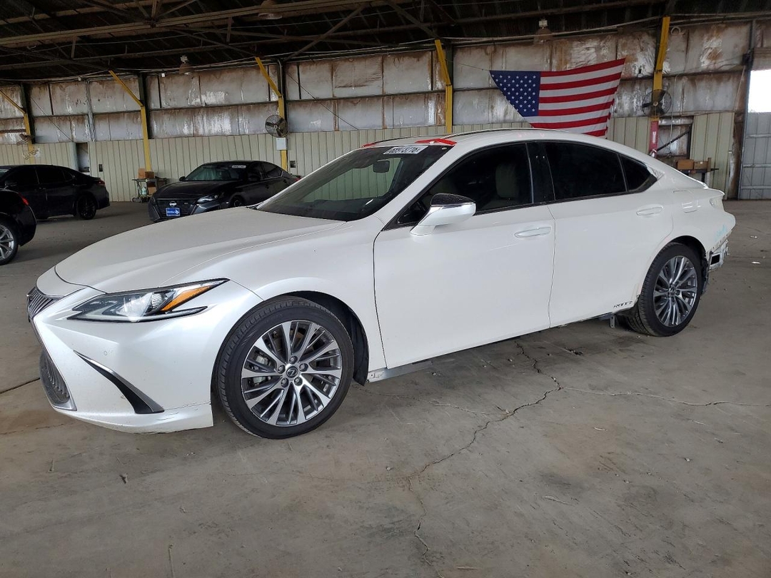 Vue de 2020 LEXUS ES 300H, angle 1