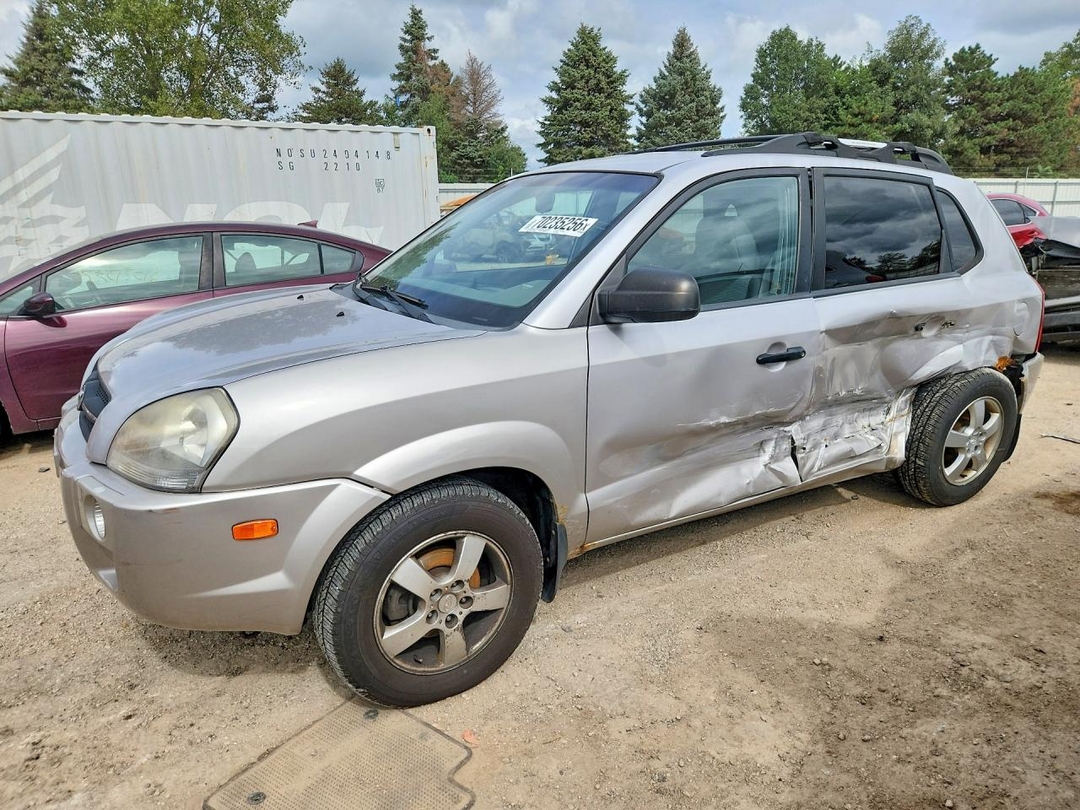 Vista de 2006 HYUNDAI TUCSON GL, ángulo 1