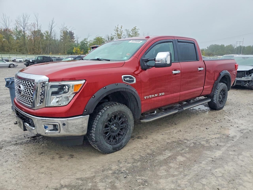 منظر 2017 NISSAN TITAN XD SL، زاوية 1