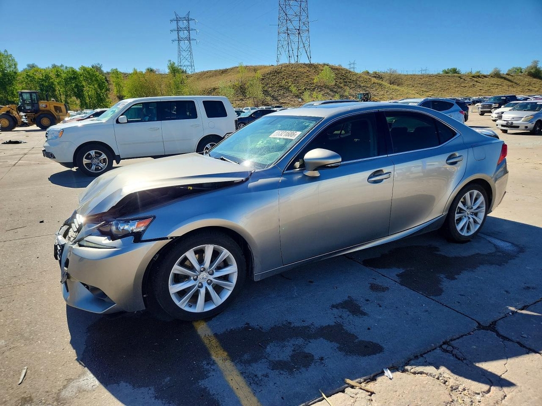 Вид 2015 LEXUS IS 250, угол 1