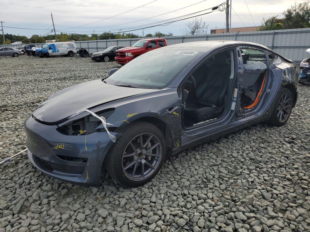 Vue de 2023 TESLA MODEL 3, angle 1