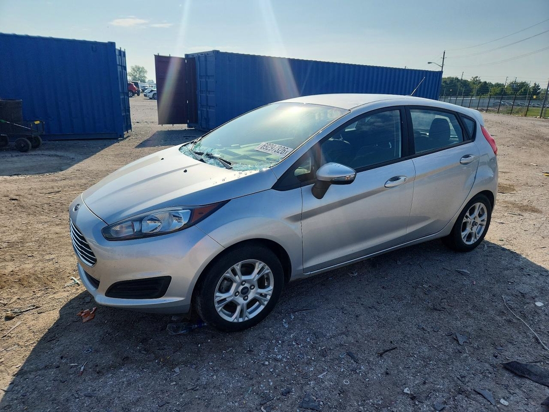 Vedere 2016 FORD FIESTA SE, unghi 1