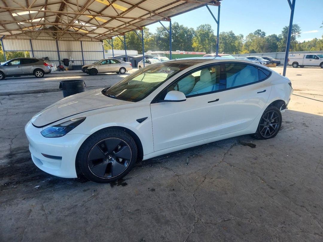 Vue de 2023 TESLA MODEL 3, angle 1