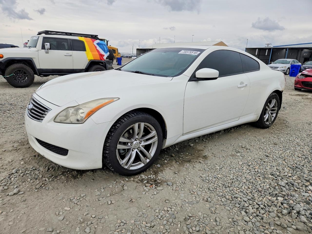 Vue de 2009 INFINITI G37 COUPE X, angle 1
