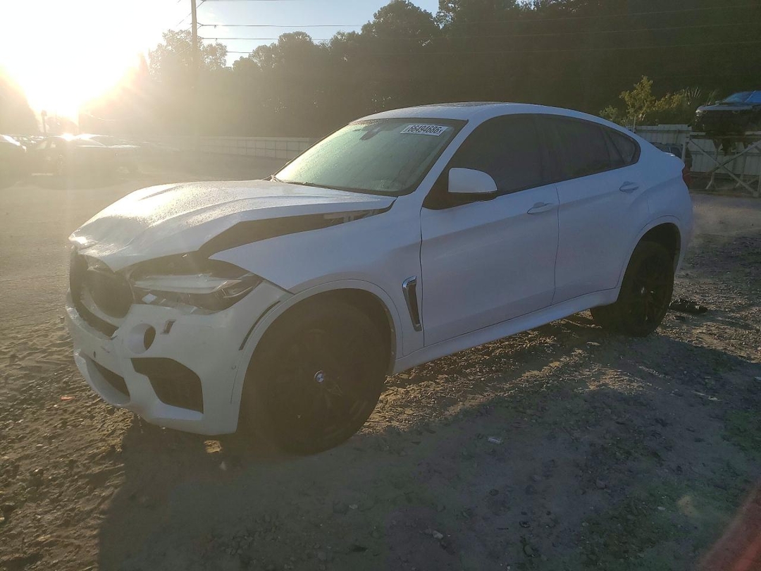 Vue de 2019 BMW X6 M, angle 1