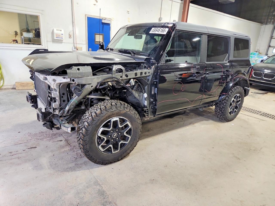 منظر 2023 FORD BRONCO BASE، زاوية 1