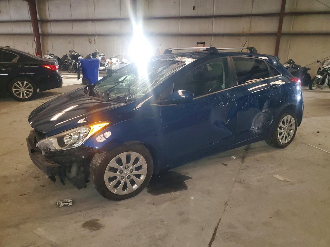Vue de 2016 HYUNDAI ELANTRA GT BASE, angle 1