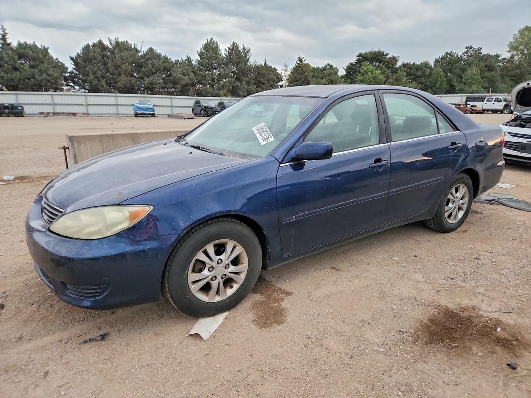 Vista de 2005 TOYOTA CAMRY LE V6, ángulo 1