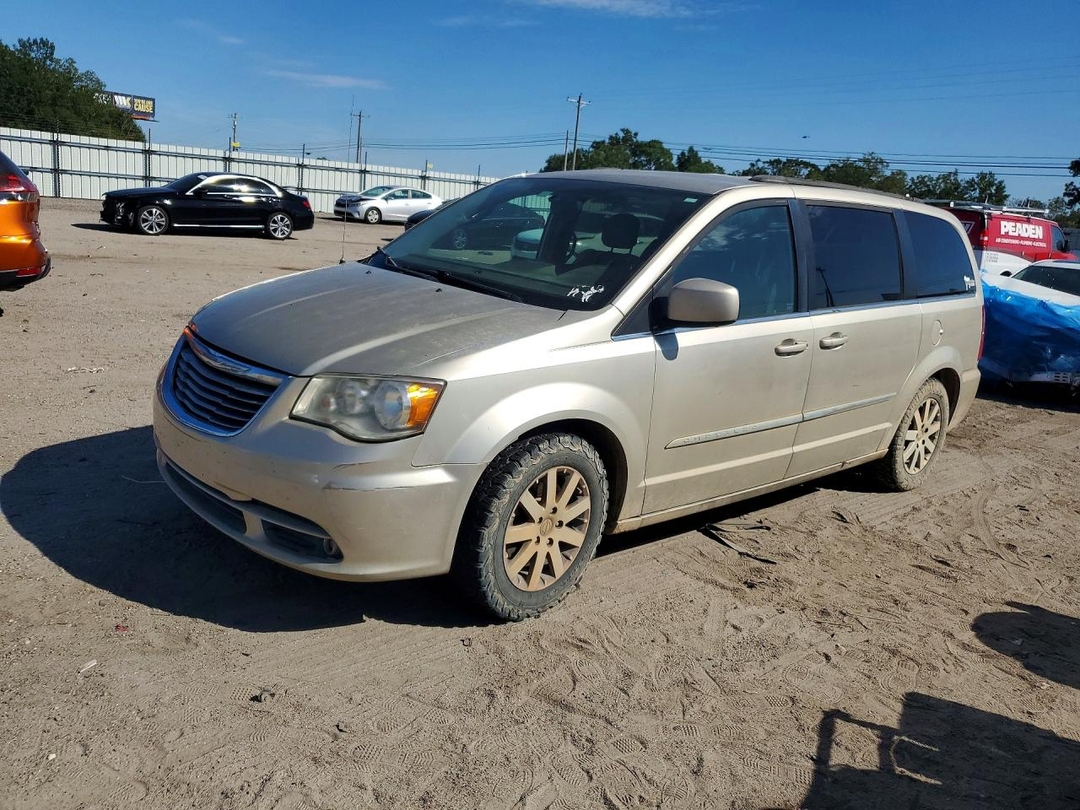 Vue de 2014 CHRYSLER TOWN &amp; COUNTRY TOURING, angle 1