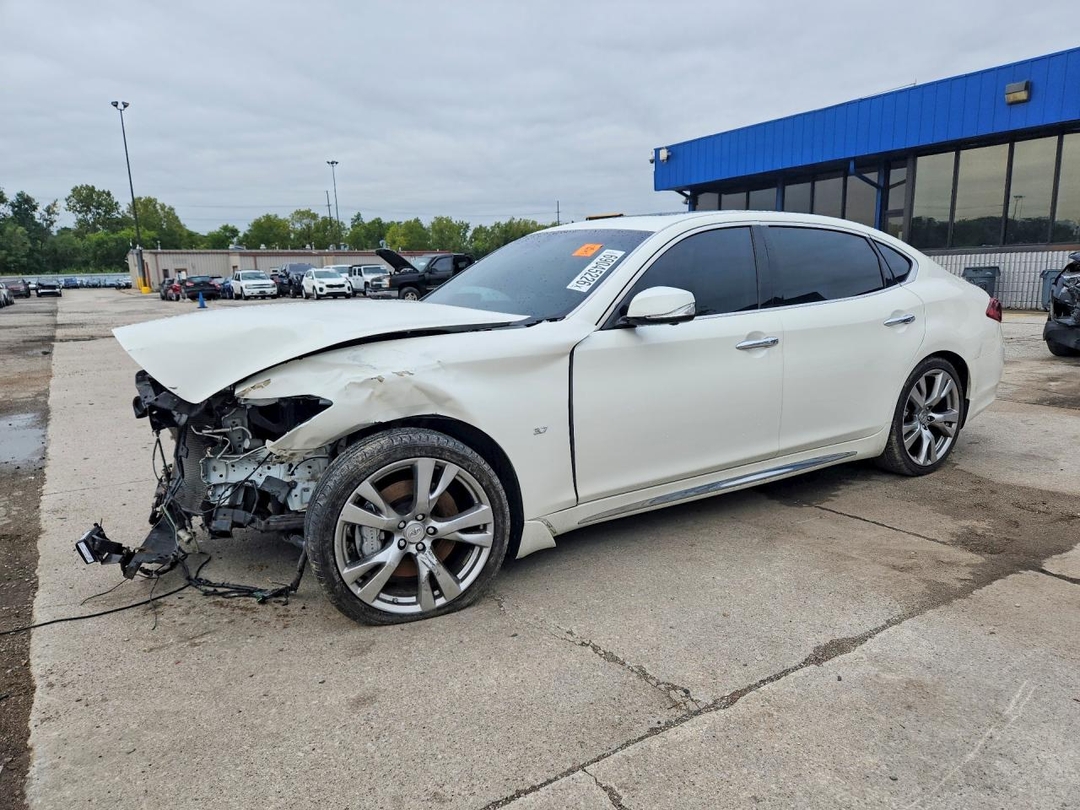 Vedere 2017 INFINITI Q70L 3.7, unghi 1