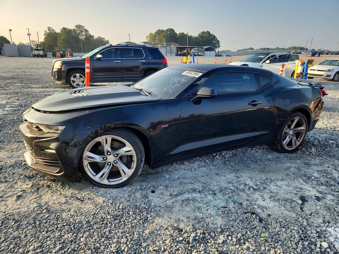 Vue de 2020 CHEVROLET CAMARO SS, angle 1