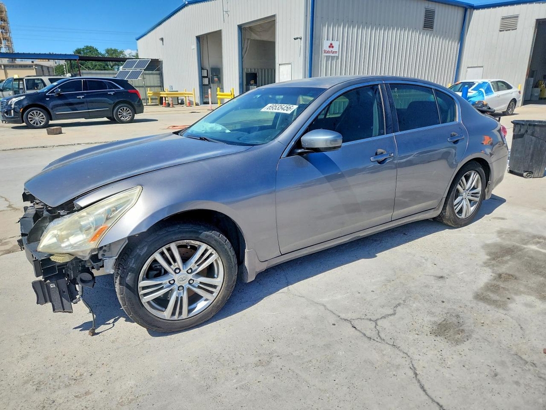Vista de 2013 INFINITI G37 SEDAN JOURNEY, ángulo 1