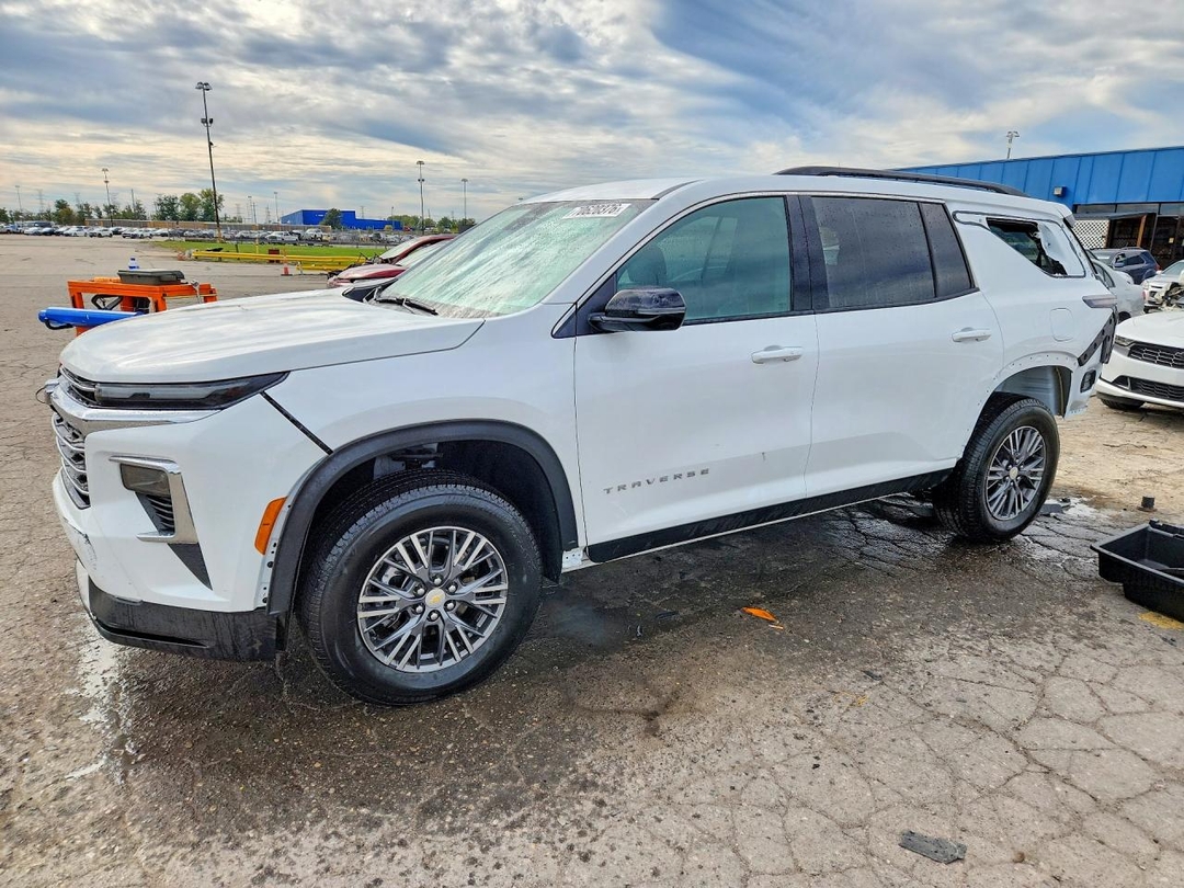 Вид 2026 CHEVROLET TRAVERSE LT, угол 1