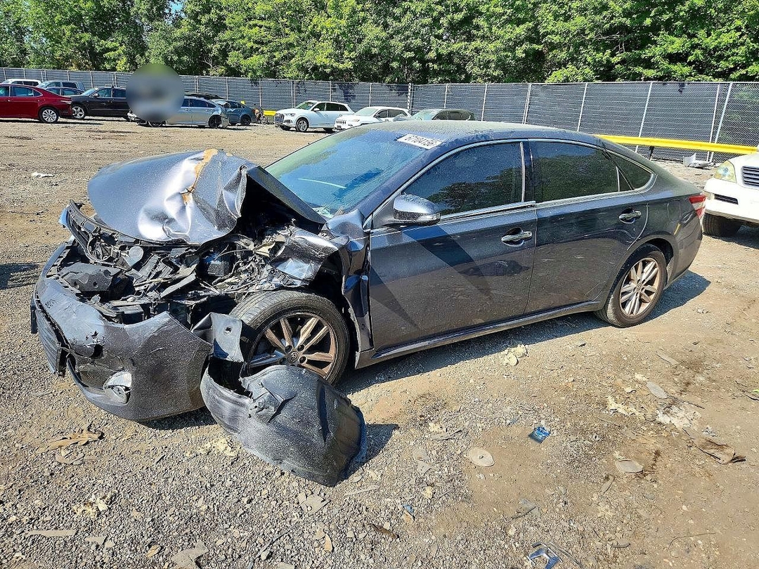 Вид 2015 TOYOTA AVALON XLE, угол 1