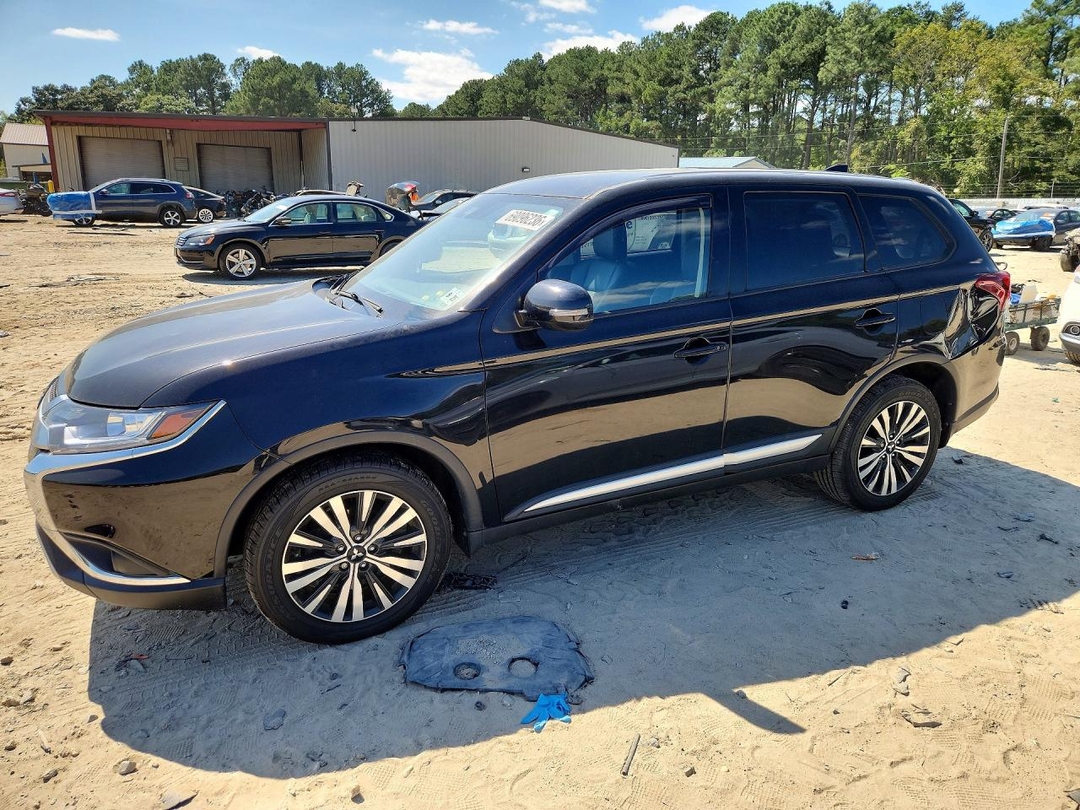 Вид 2020 MITSUBISHI OUTLANDER SE, угол 1