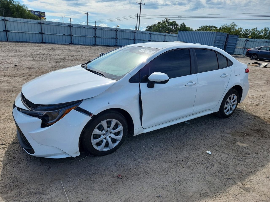 Vue de 2026 TOYOTA COROLLA LE, angle 1