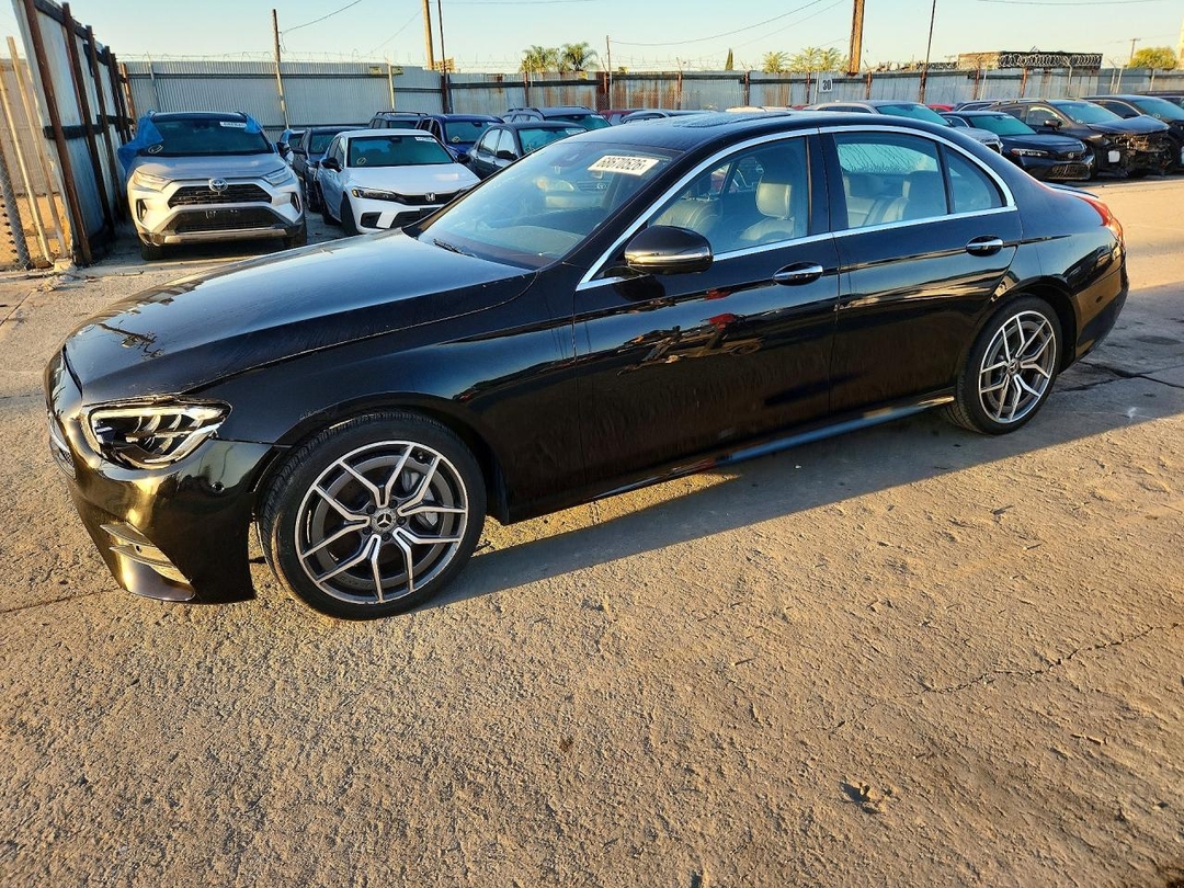 منظر 2021 MERCEDES-BENZ E 350، زاوية 1