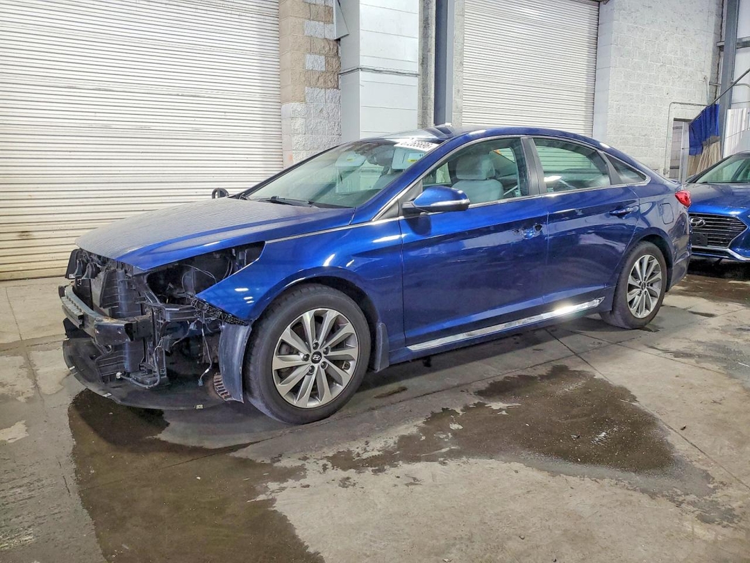 Vue de 2016 HYUNDAI SONATA SPORT, angle 1