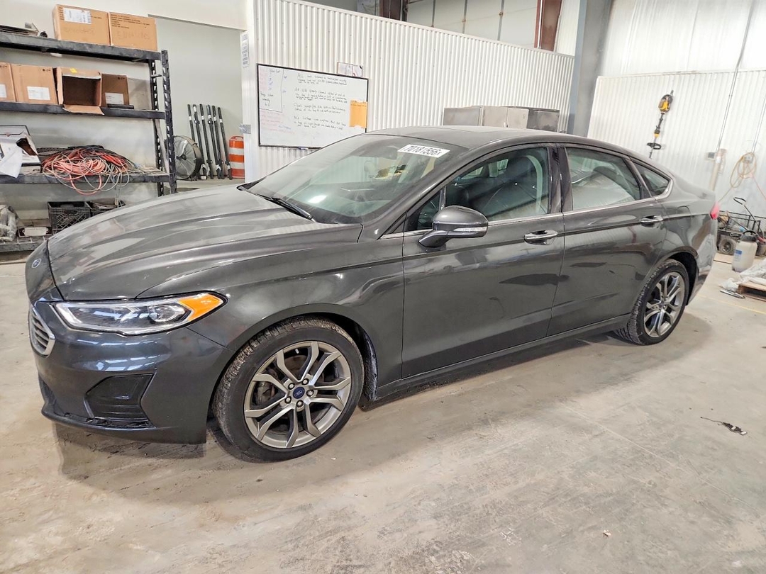 Вид 2020 FORD FUSION SEL, угол 1