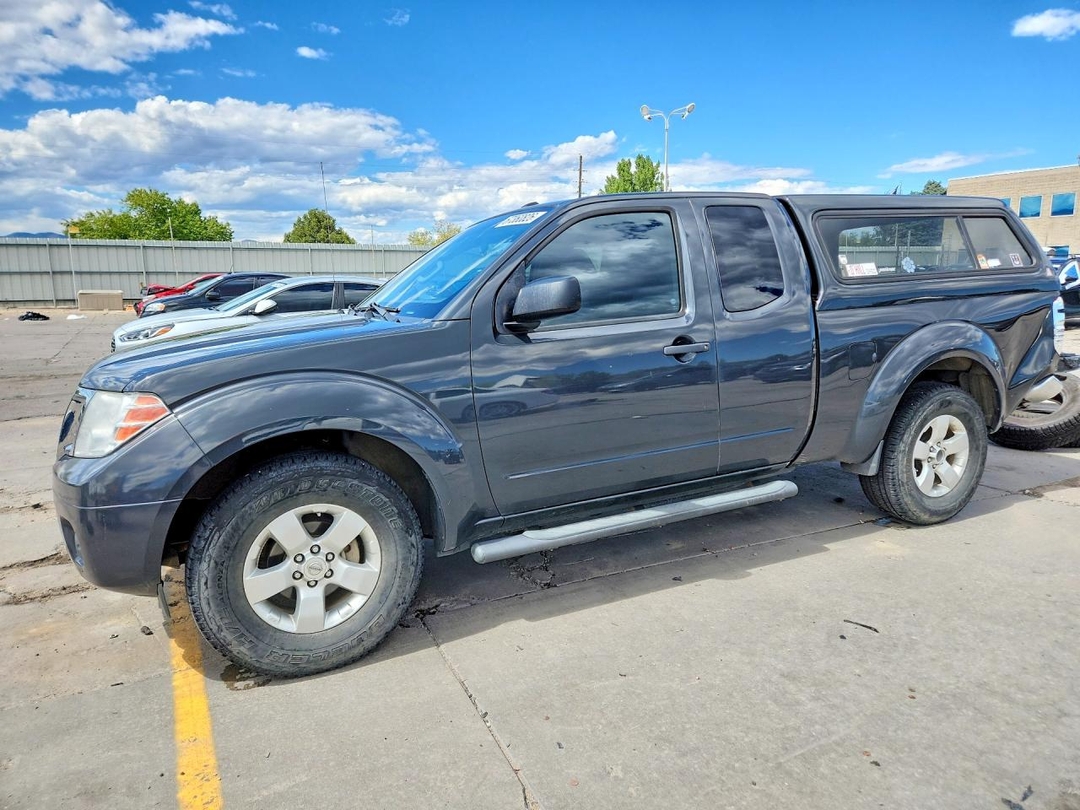Vista de 2013 NISSAN FRONTIER S, ángulo 1