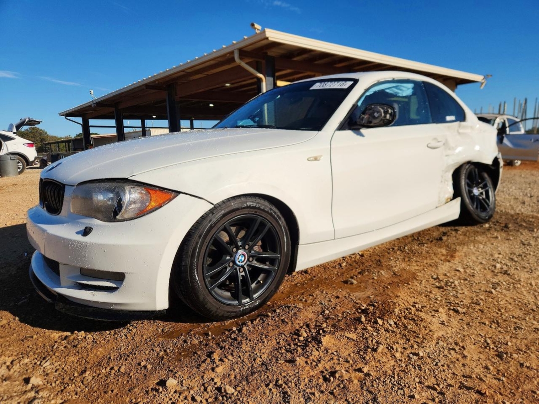 منظر 2010 BMW 128 I، زاوية 1