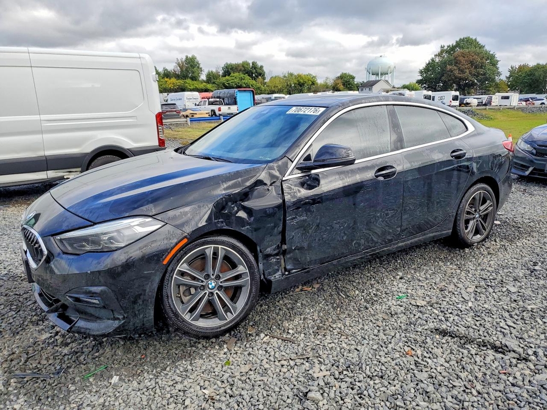 Вид 2021 BMW 228XI, угол 1