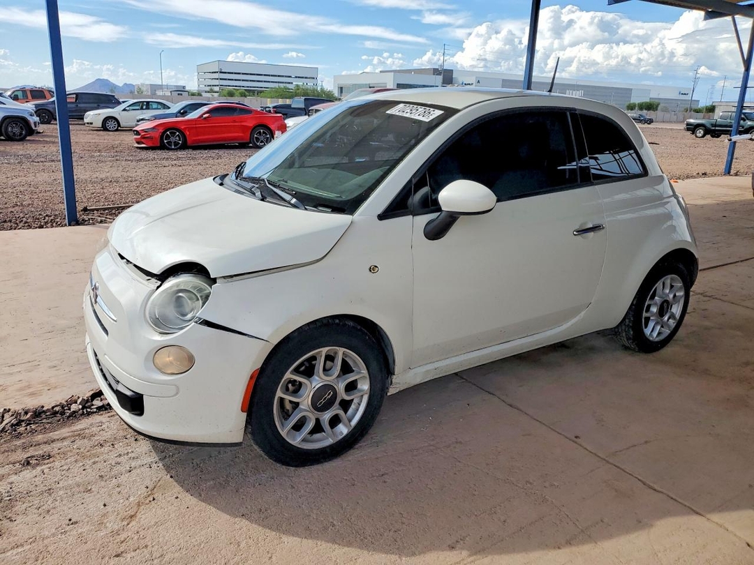منظر 2015 FIAT 500 POP، زاوية 1